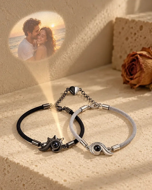 Armbånd med Billede Indeni - projicerer det skjulte billede på væggen