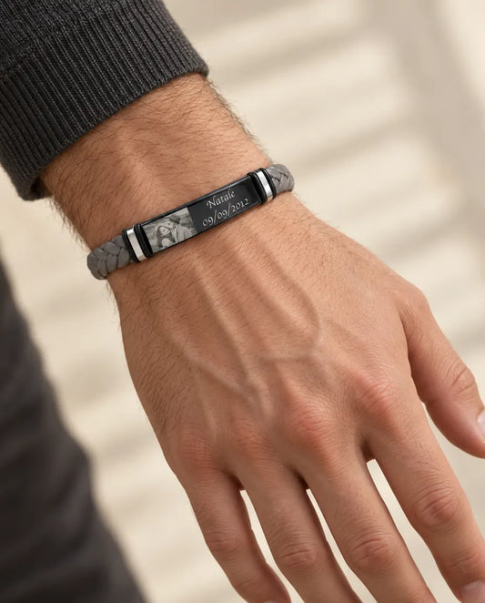 Armbånd til Mænd - båret af en model