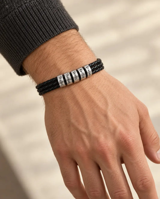 Armbånd til Mænd - båret af en model