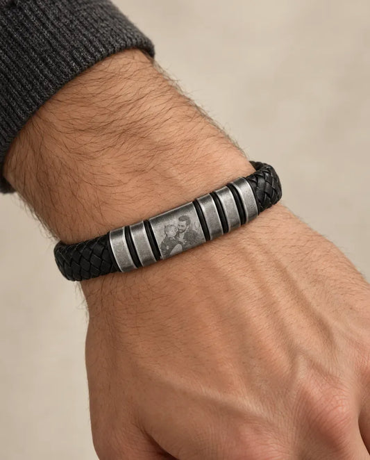 Armbånd til Mænd - båret af en model