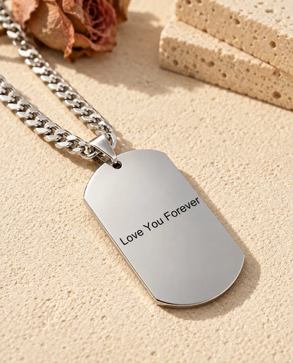 Bagside indgraveret med Love You Forever, set skråt