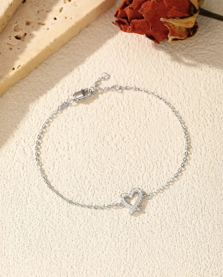 Armbånd med moissanite-hjerte fra sættet med forlængerkæde