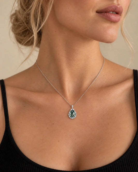 Moss Agate Halskæde - båret af en model
