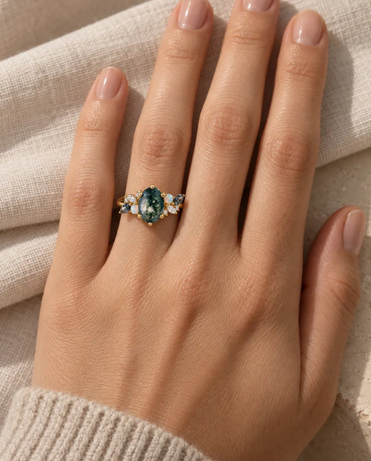 Moss Agate Ring - båret på hånden