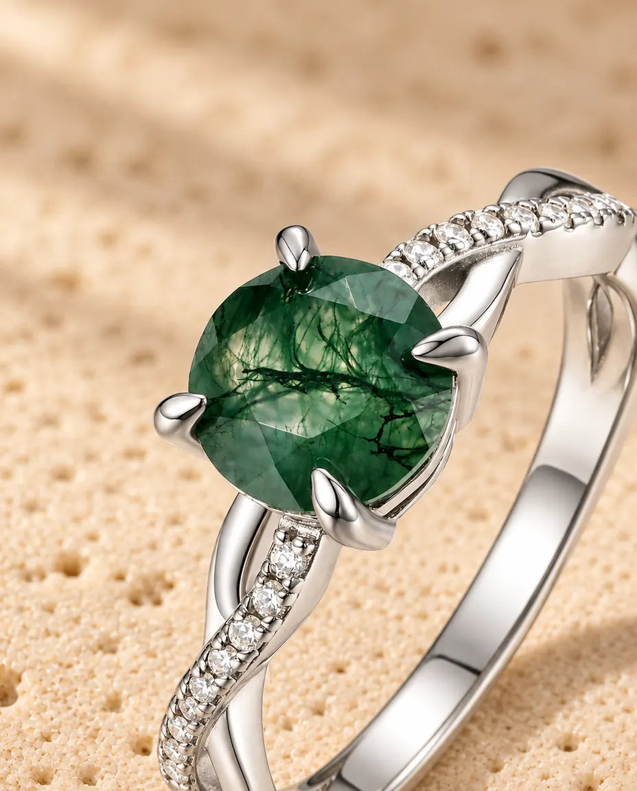 Moss Agate Ring - nærbillede af stenen og indfatningen
