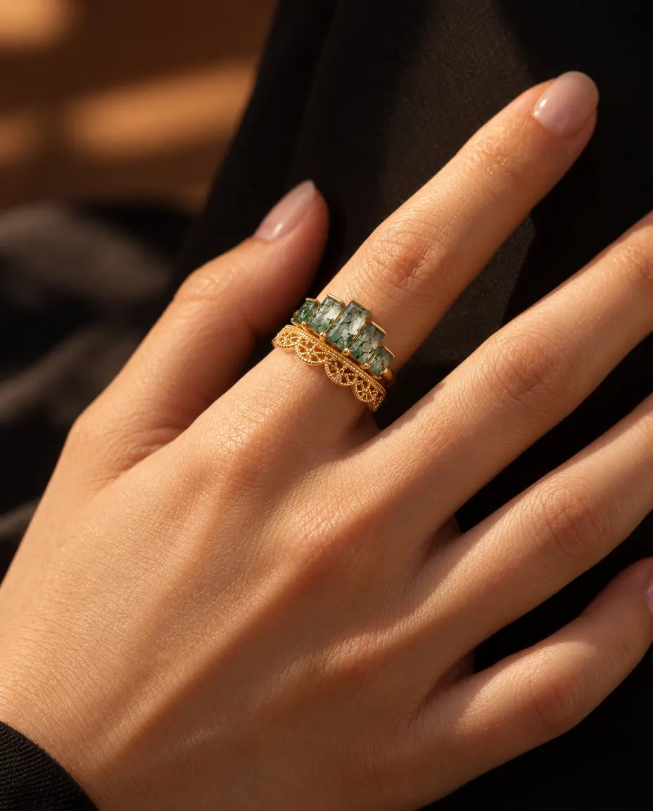 Moss Agate Ring Sæt - begge ringe båret stablet på én finger