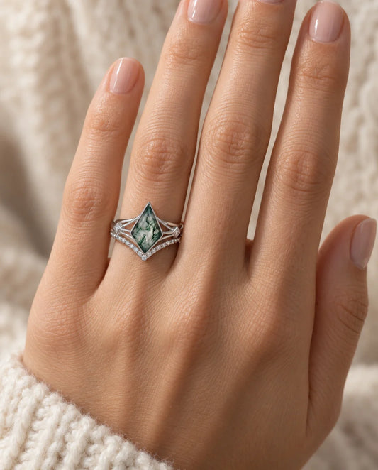 Moss Agate Ringsæt - båret på hånden